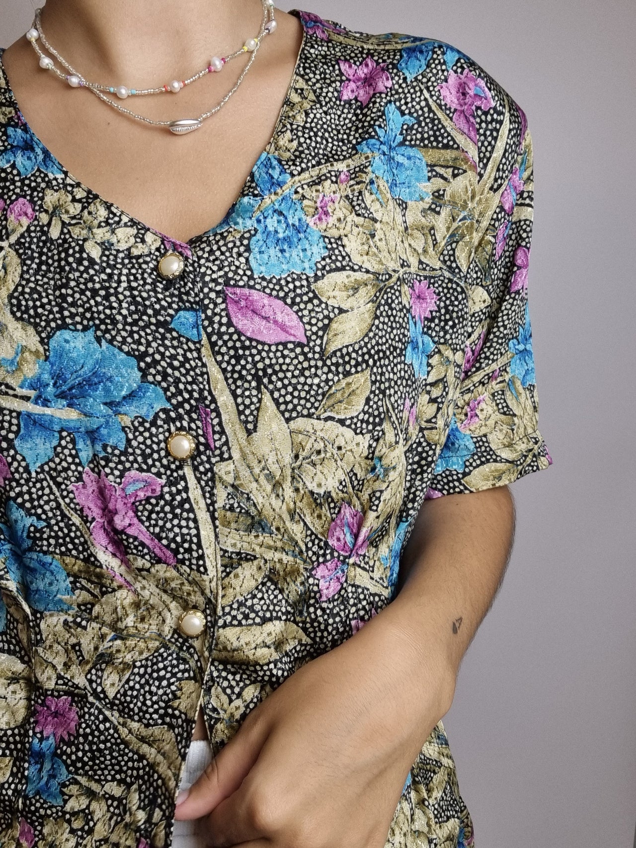 Black and gold blouse with vintage patterns S