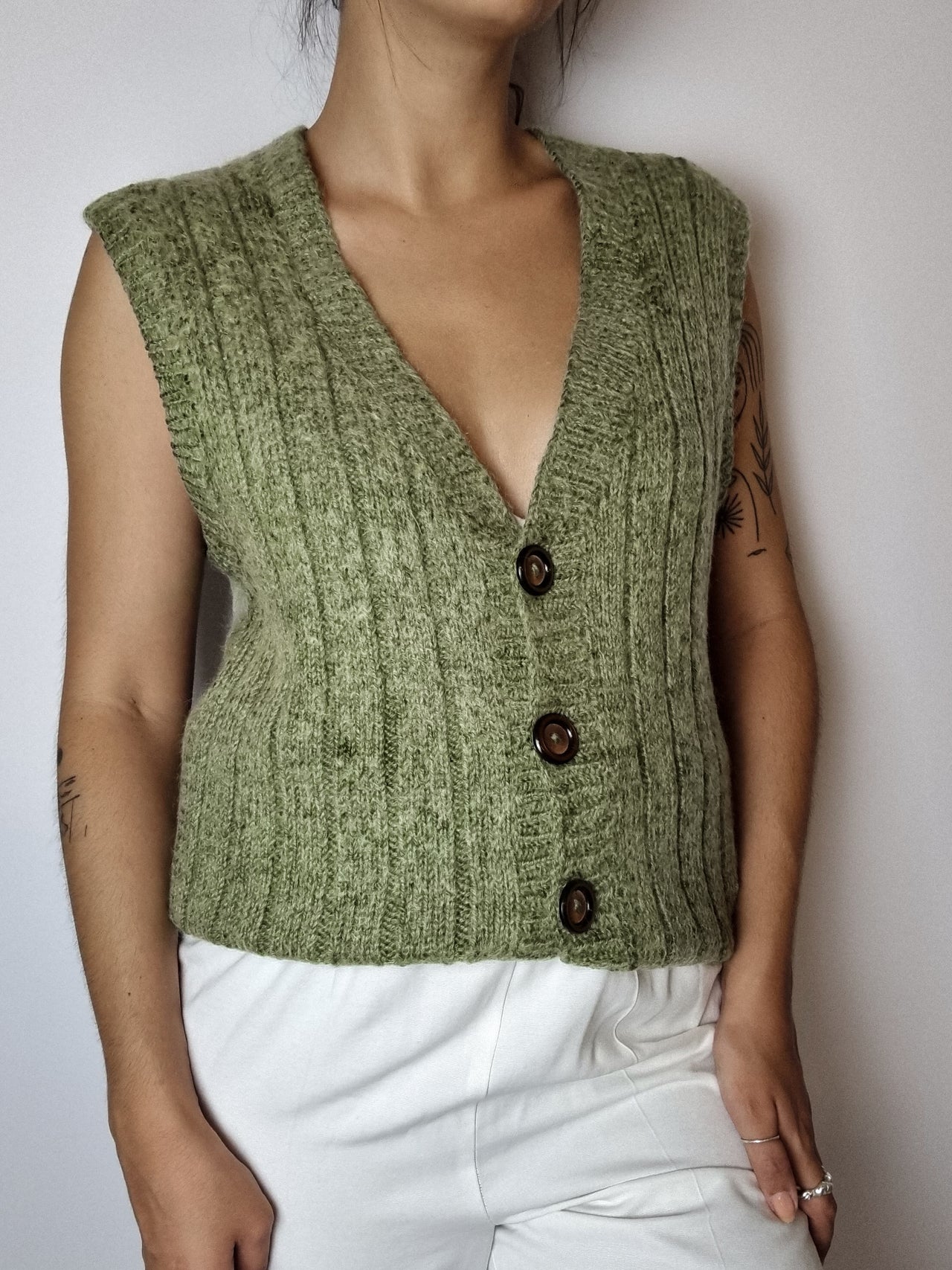 Green knitted vest S/M