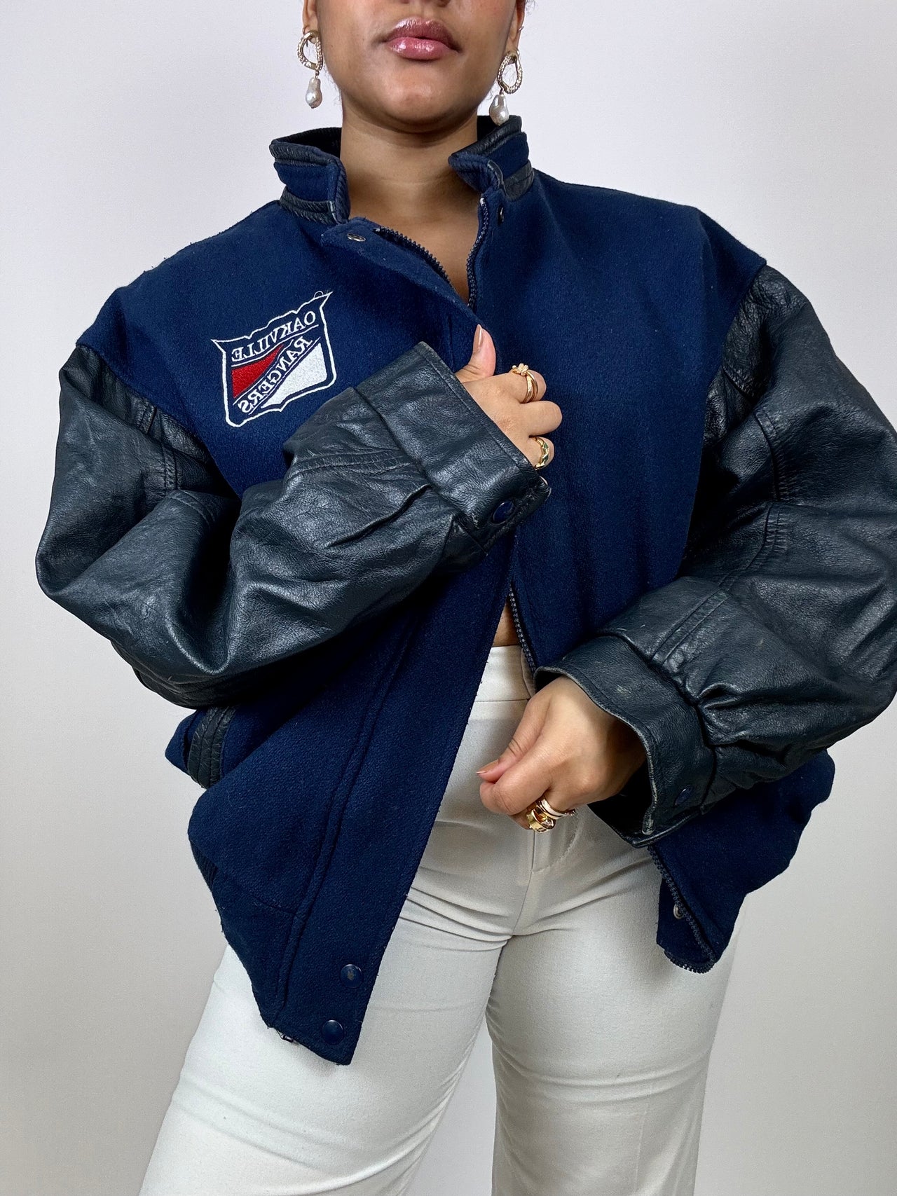 Bomber américain navy bleu/noir manches en cuir Vintage L