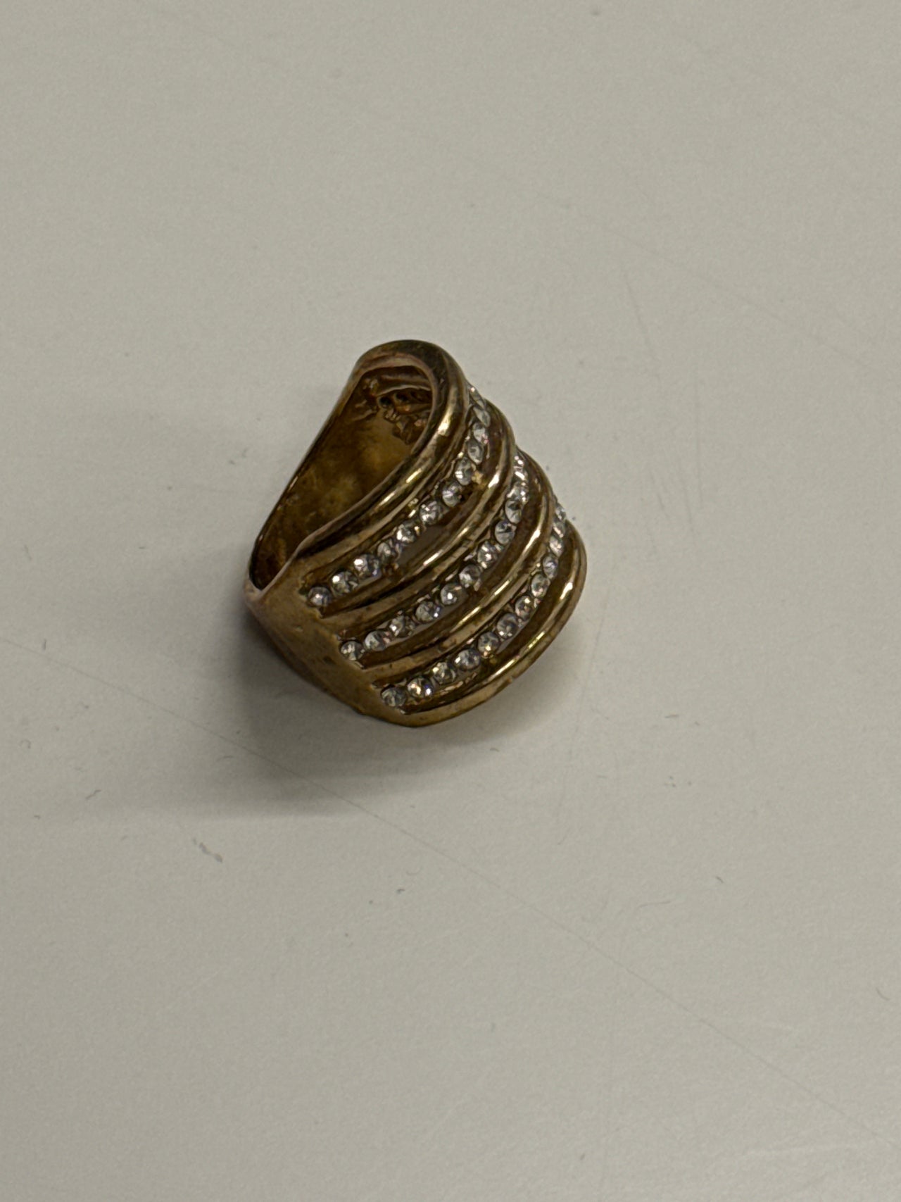 Bague brillante et dorée L live