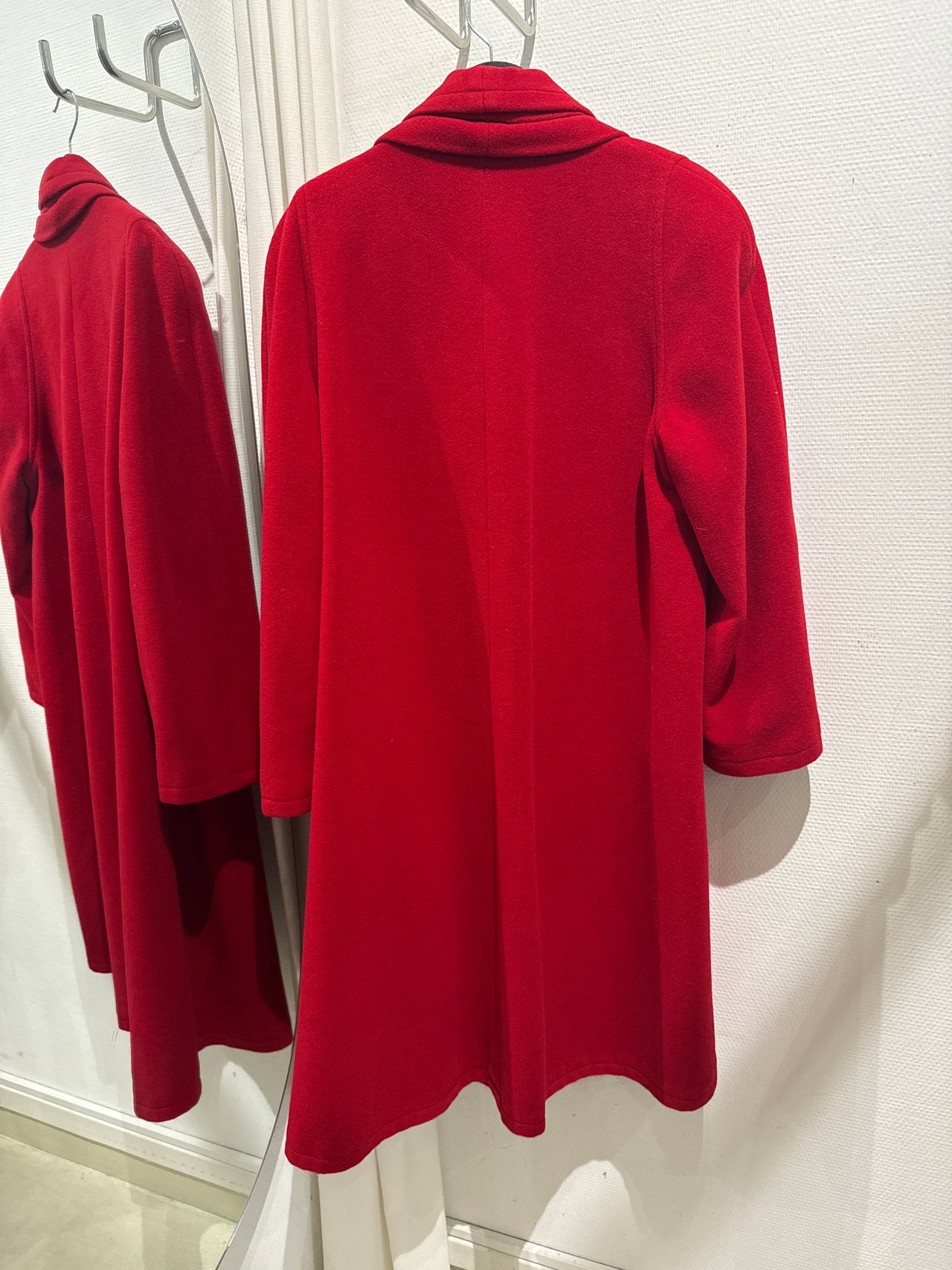 Manteau en laine rouge XL live