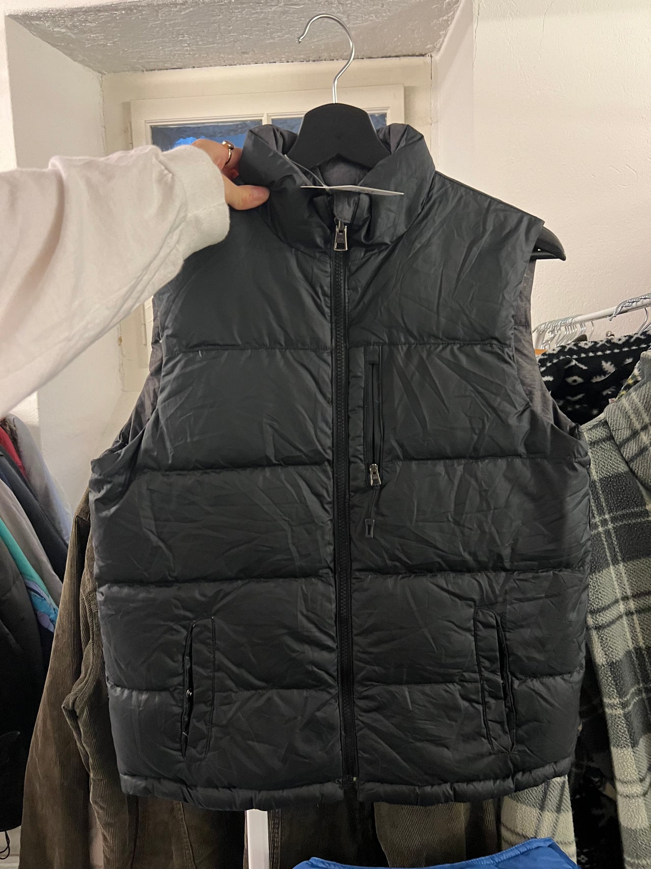 Black sleeveless down jacket S