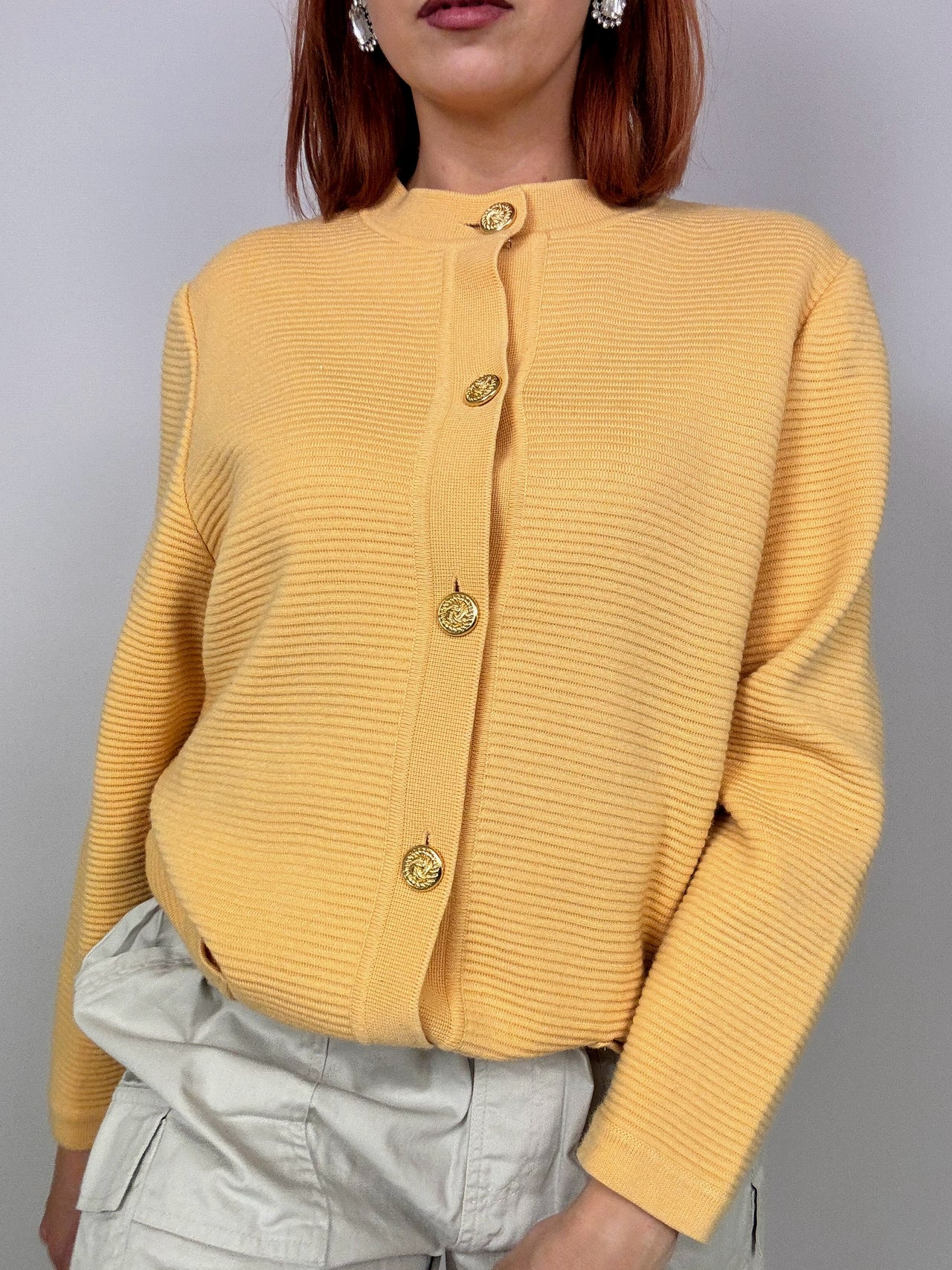 Gelbe Vintage-Strickjacke mit goldenen Knöpfen L