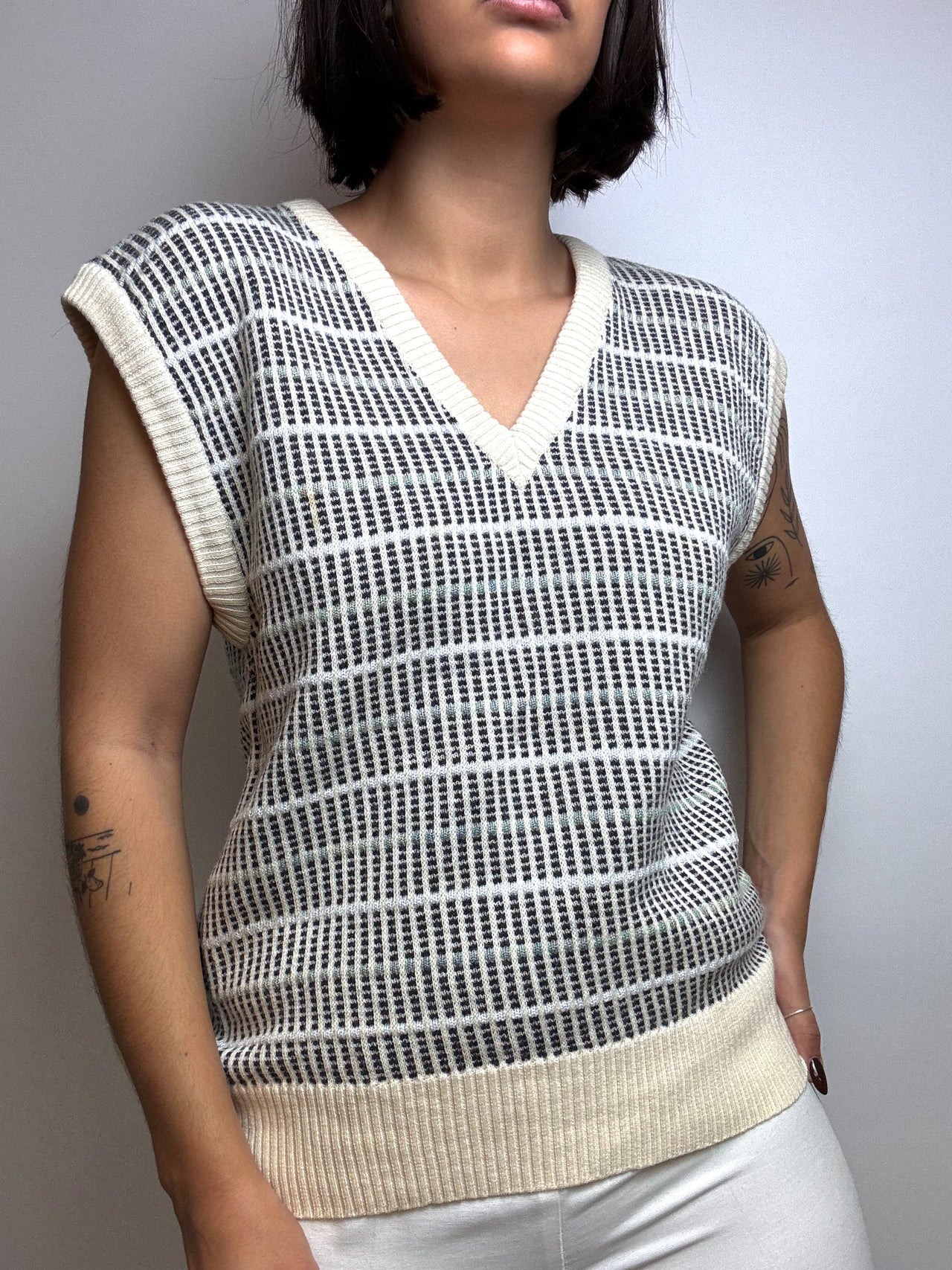 White lined knit vest S/M