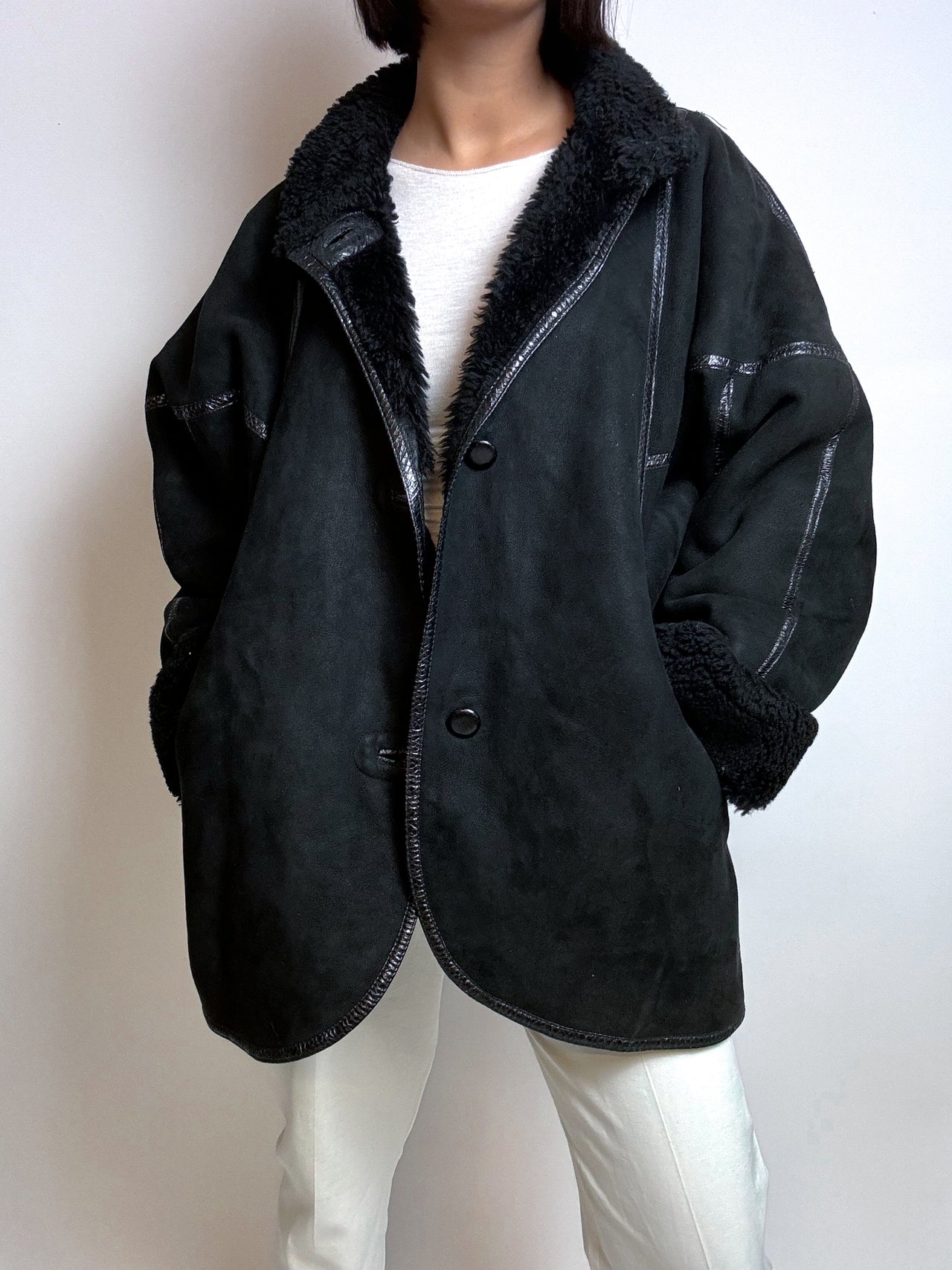 Black vintage shearling jacket M