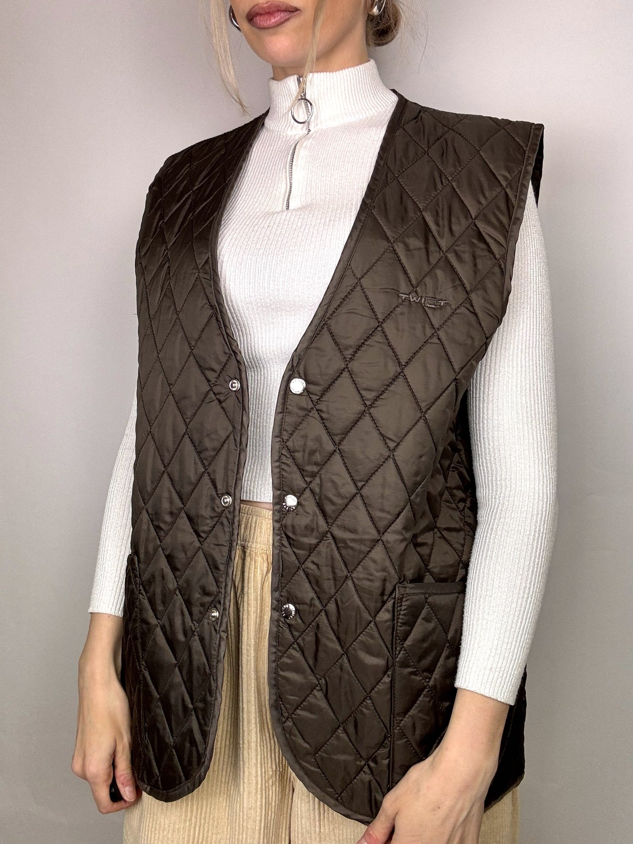 Vintage brown sleeveless quilted vest L