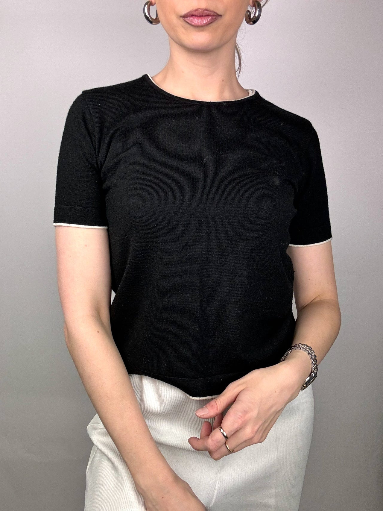 Schwarzer Pullover mit Rundhalsausschnitt und kurzen Ärmeln im Vintage-Stil, Größe S
