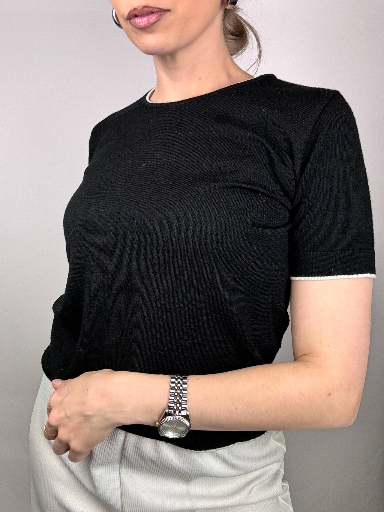 Schwarzer Pullover mit Rundhalsausschnitt und kurzen Ärmeln im Vintage-Stil, Größe S