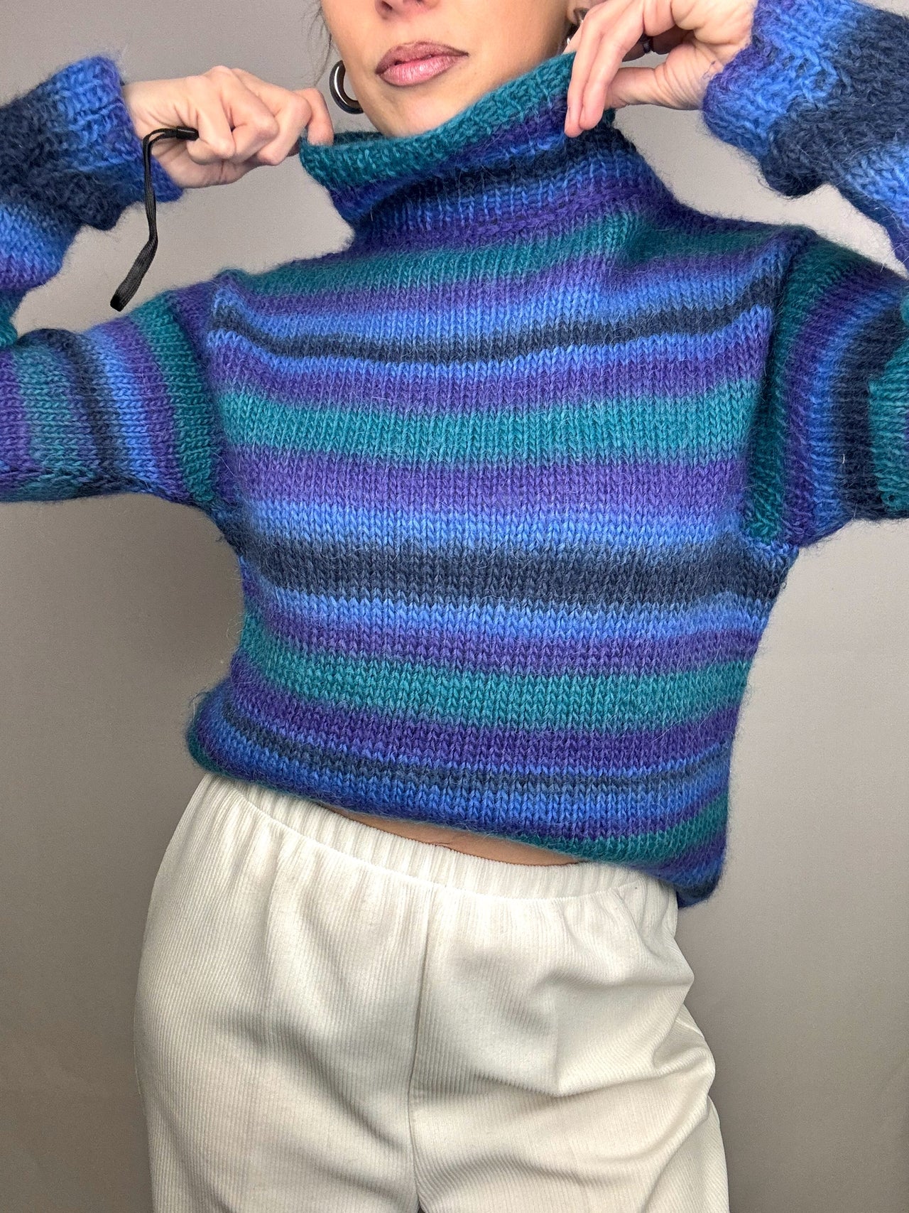 Vintage M/L blue striped turtleneck sweater