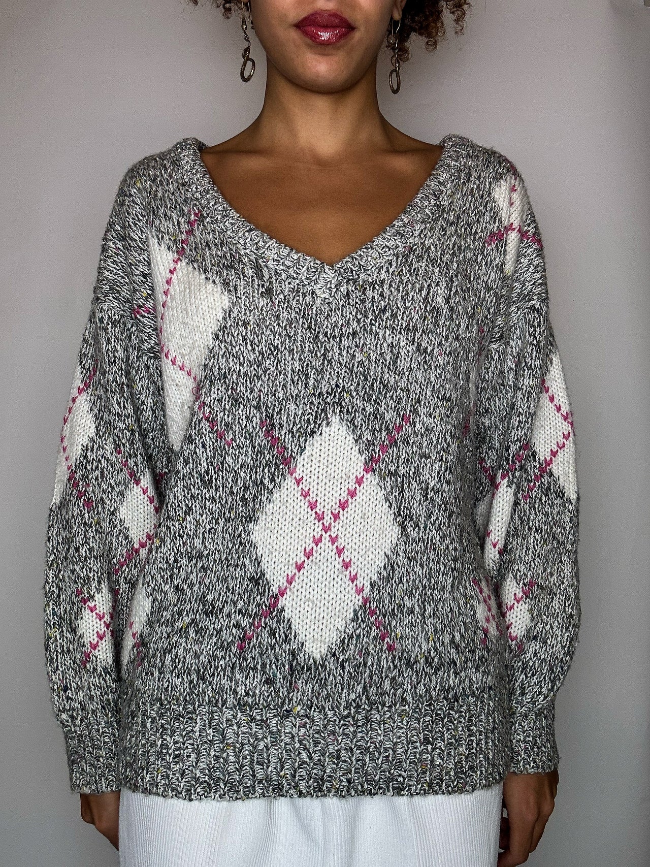 Pull gris à carreaux losanges rose M vintage