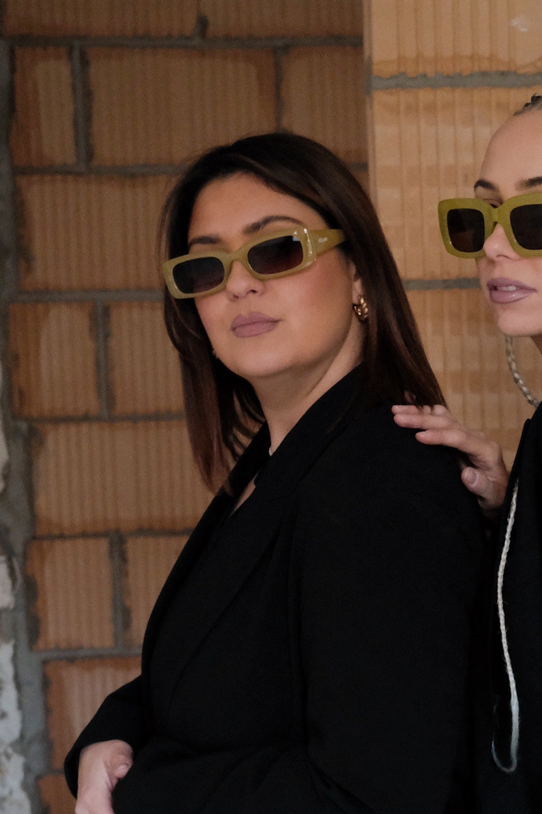 Grüne rechteckige recycelte Vintage-Gläser