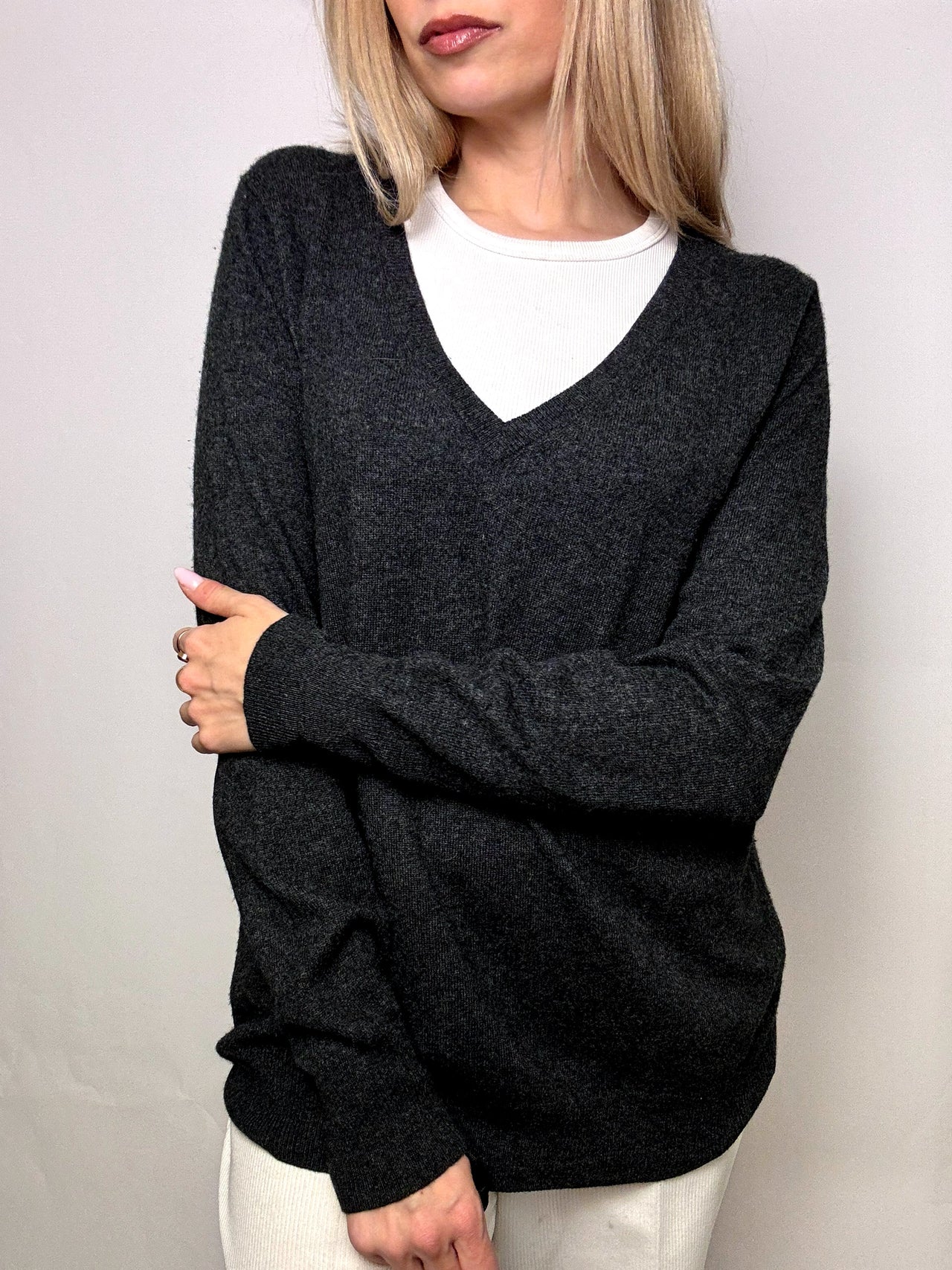 Pull 100% cachemire col V gris UNIQLO XL