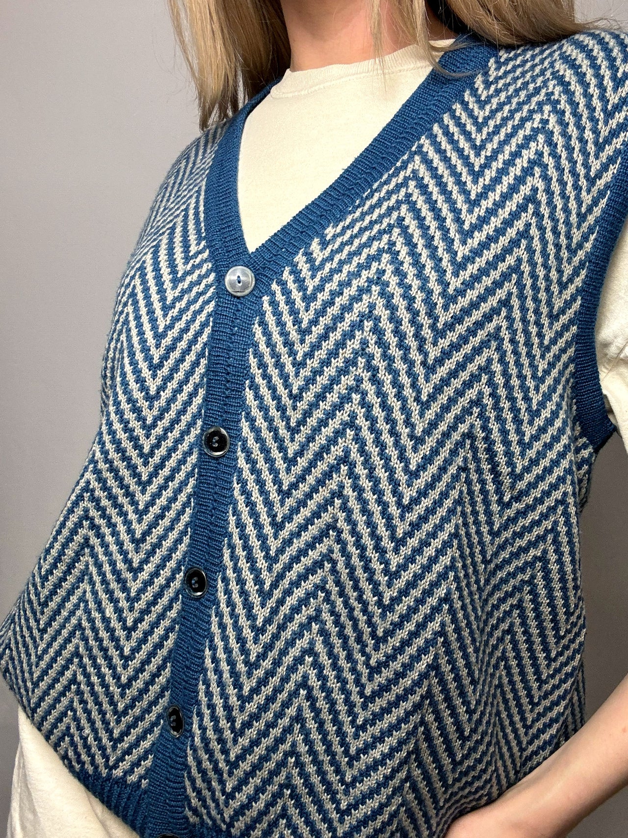 Vintage M herringbone button vest
