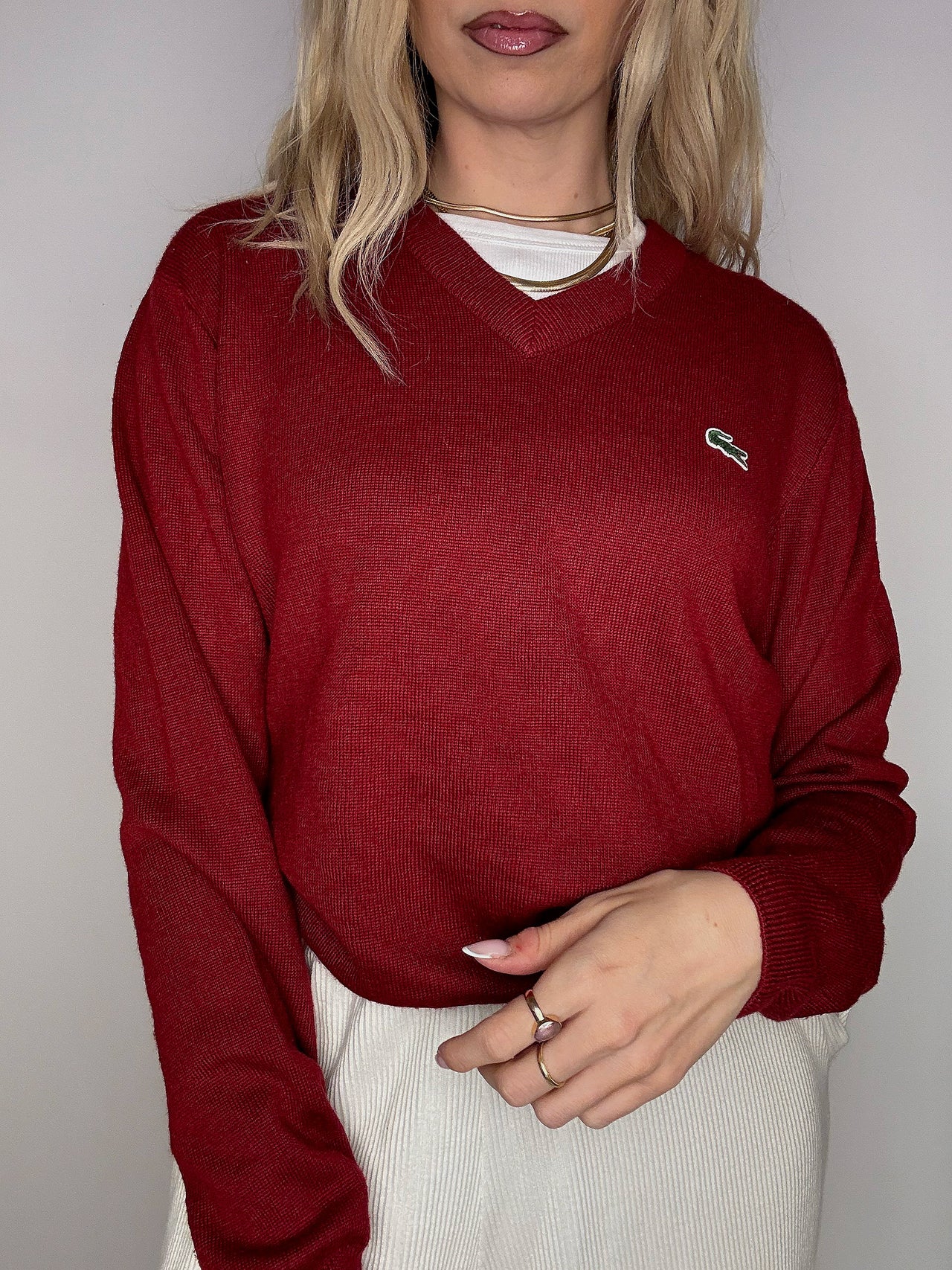 Pull en laine col V rouge LACOSTE S vintage