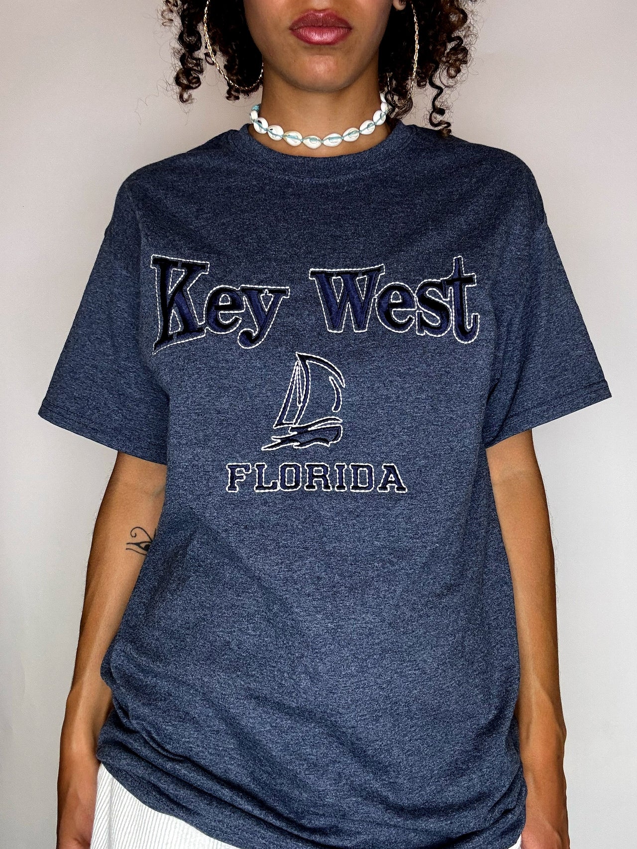 Tee shirt brodé bleu KEY WEST M vintage