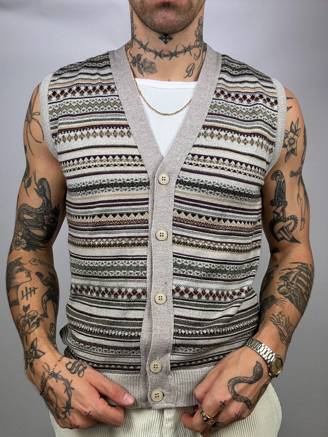 Vintage M/L patterned & buttoned knit vest