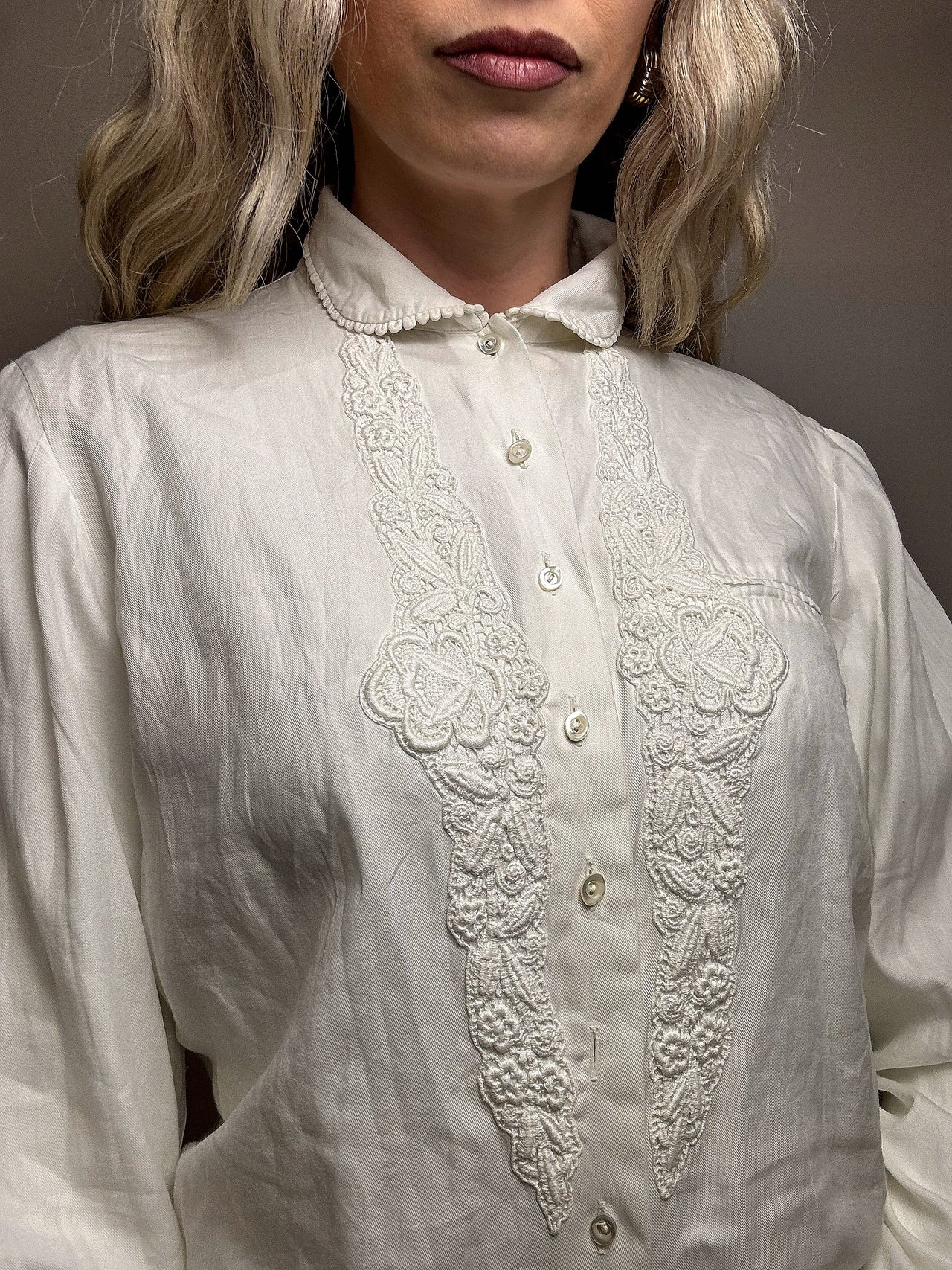 Chemise brodée blanche M/L vintage