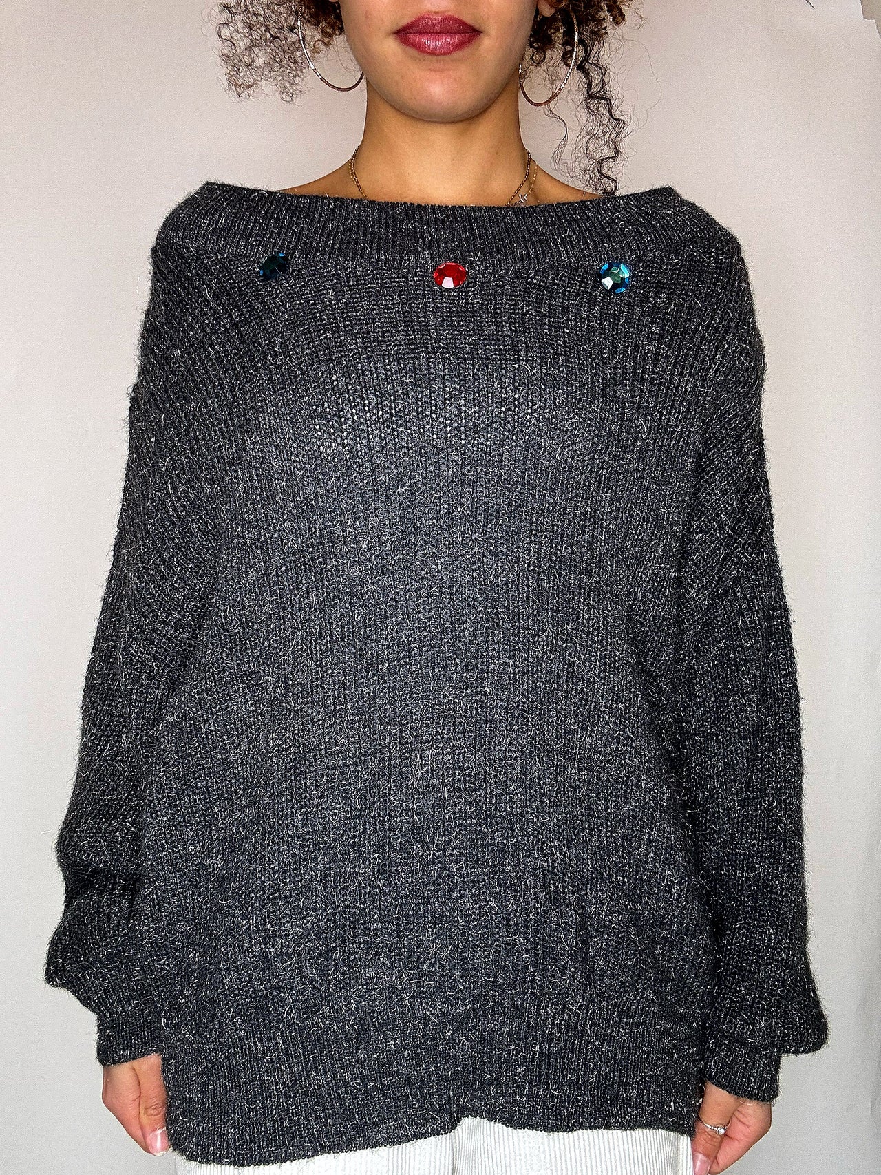Pull gris avec strass au col S vintage