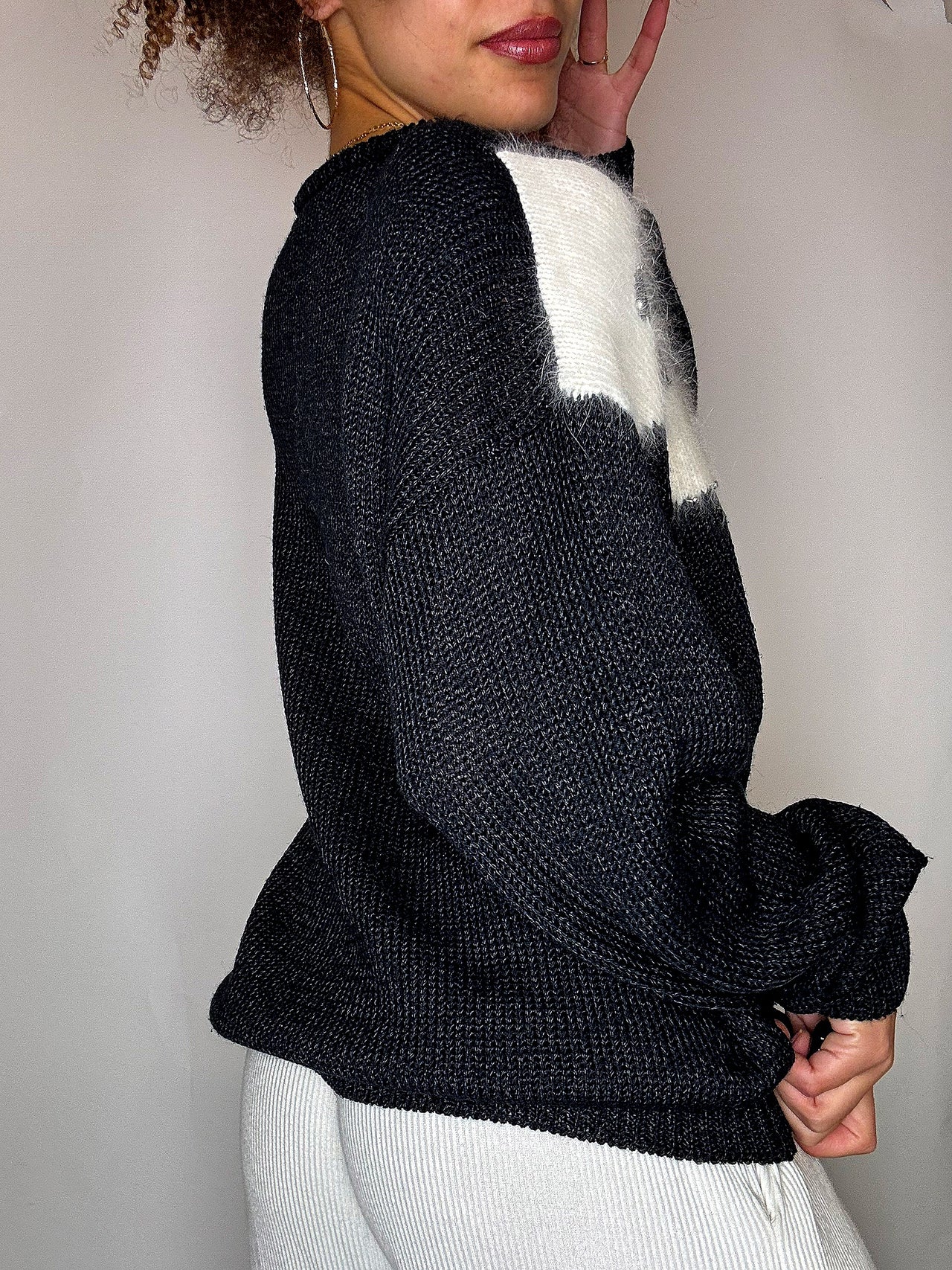 Pull avec détails noir M vintage