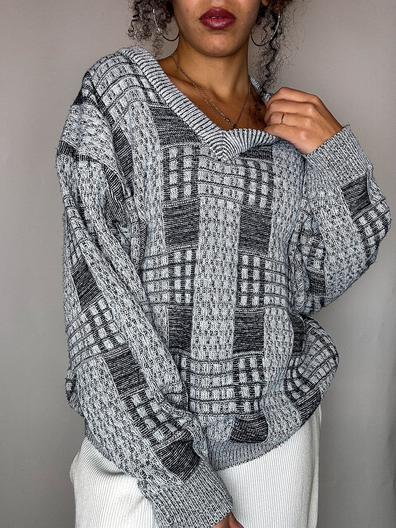 Pull col V gris graphique S/M vintage