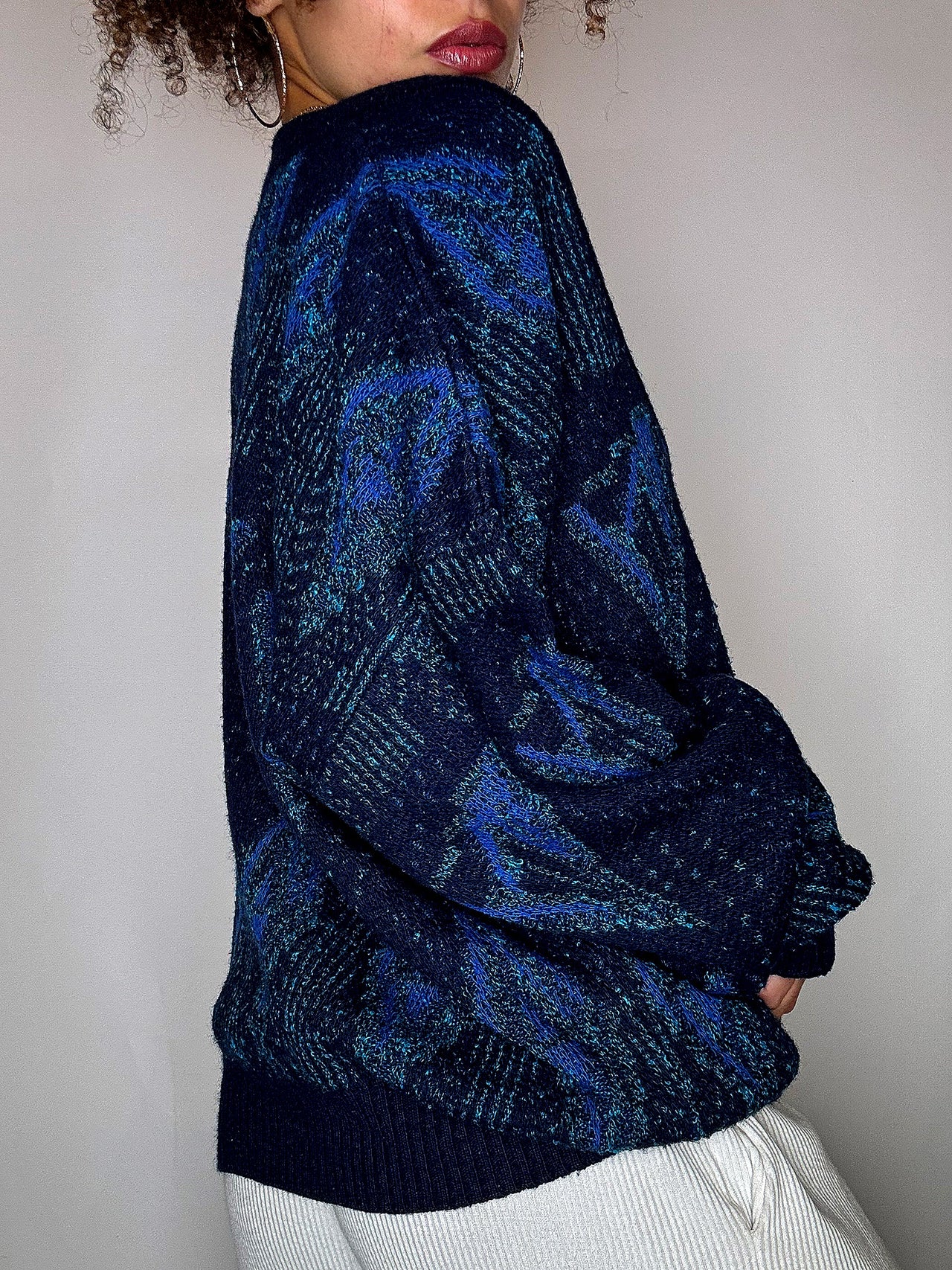 Pull col V bleu avec graphisme M/L vintage