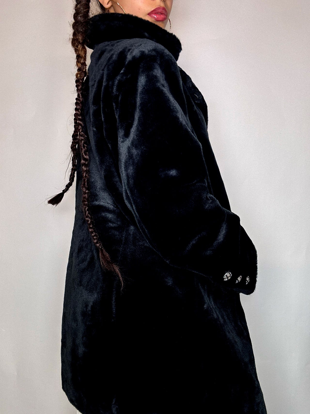 Manteau en fausse fourrure noire S/M vintage