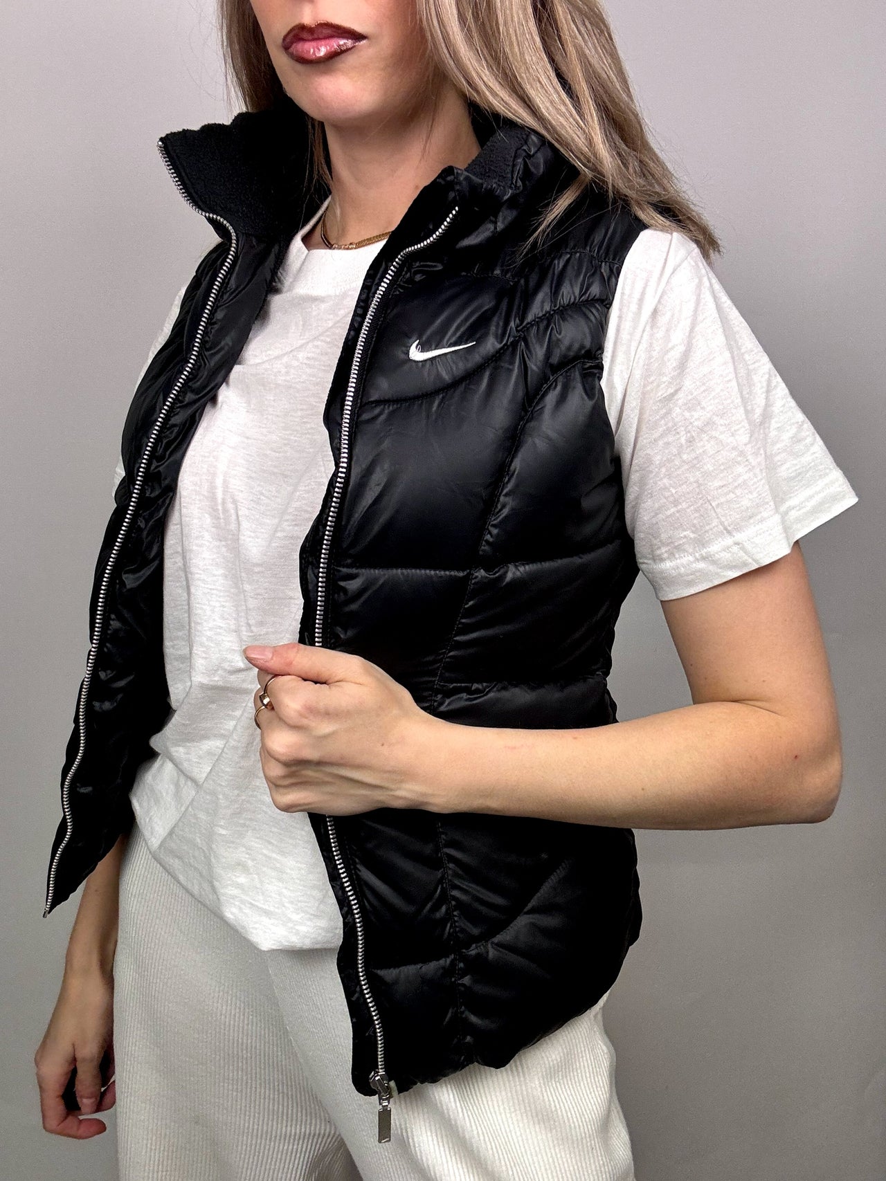 NIKE XS Vintage Shiny Black Puffy Vest