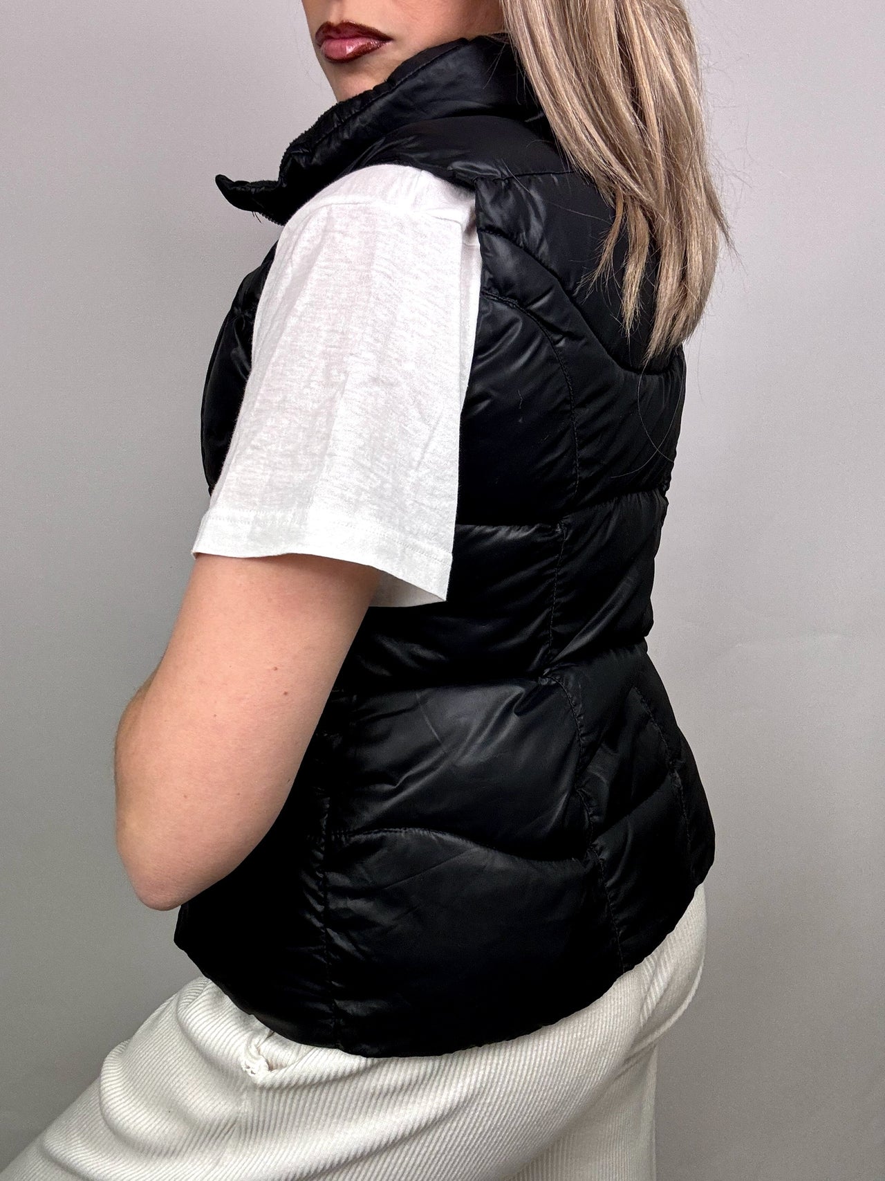 NIKE XS Vintage Shiny Black Puffy Vest
