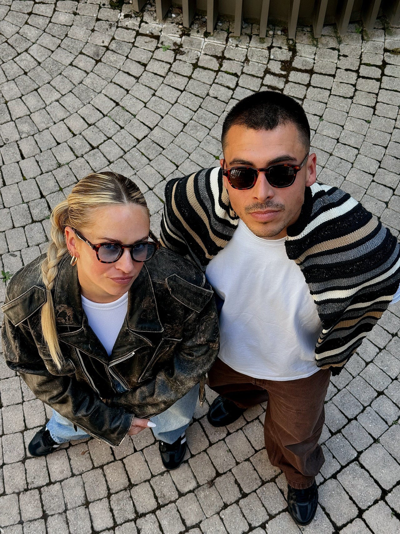 Schwarze runde recycelte Vintage-Brille