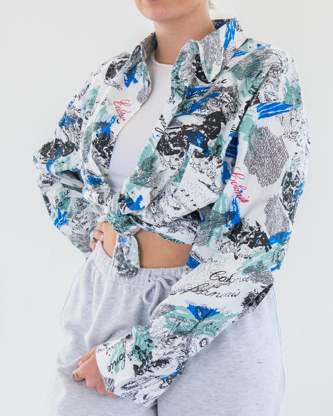 Chemise Vintage 80/90s blanche à motifs bleus/verts/noirs