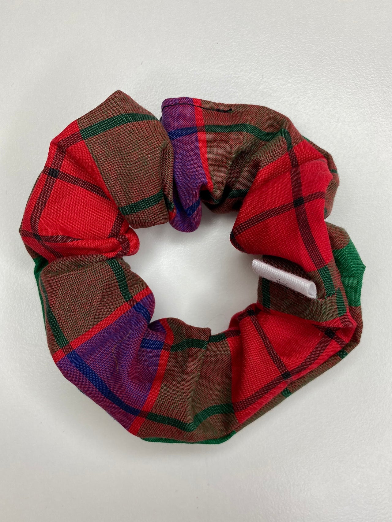 Red check scrunchie by Chuperchouchou