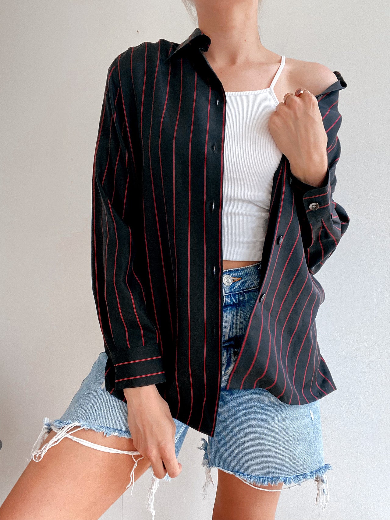 Vintage black shirt with burgundy line S