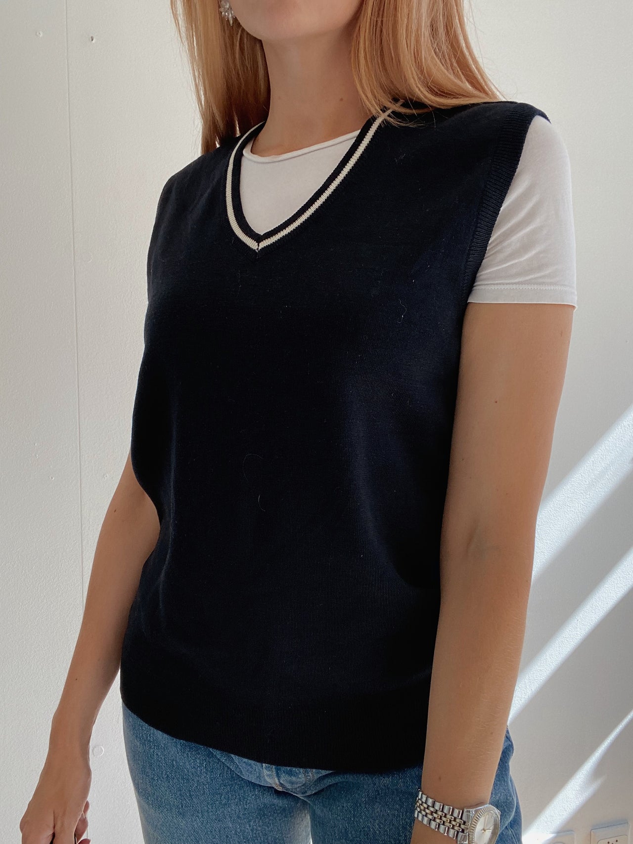 Black V-neck wool cardigan with pink/yellow pattern