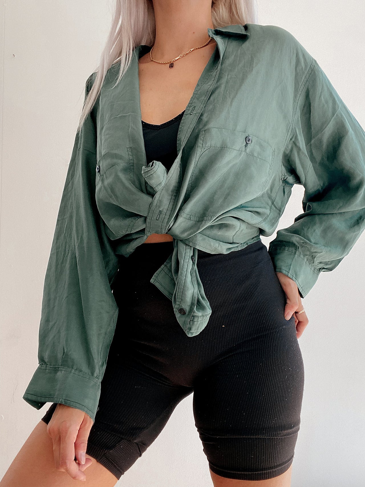 Chemise vintage 80’s 90’s en soie verte S