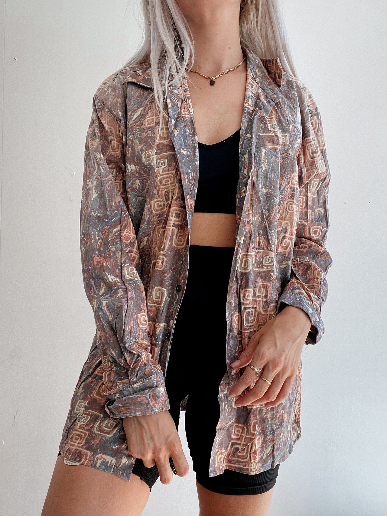 Chemise vintage 80’s 90’s beige à motifs L