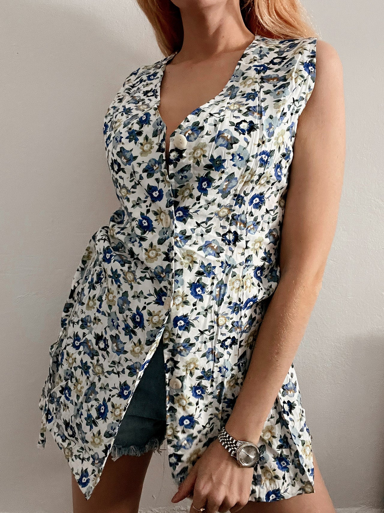 Chemise vintage 80’s 90’s blanche à fleurs bleues M