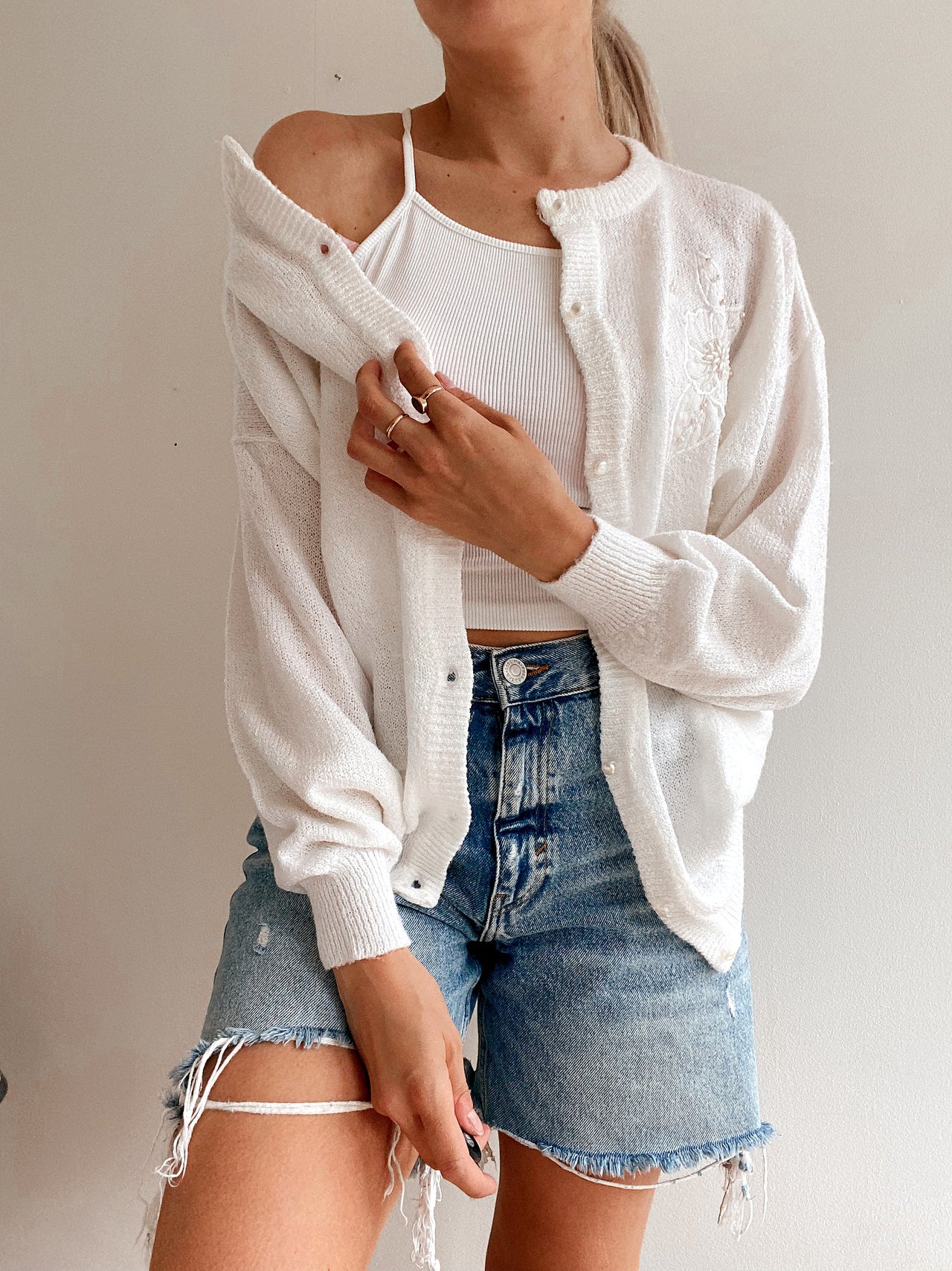 White jacket with small pearls M