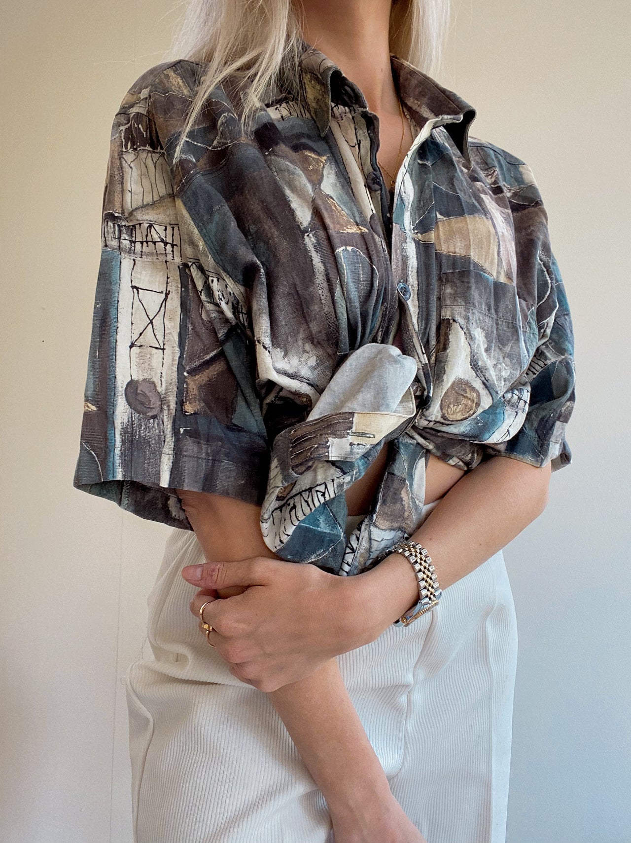 Vintage 80/90er-Jahre-Shirt mit grau/beigen Mustern