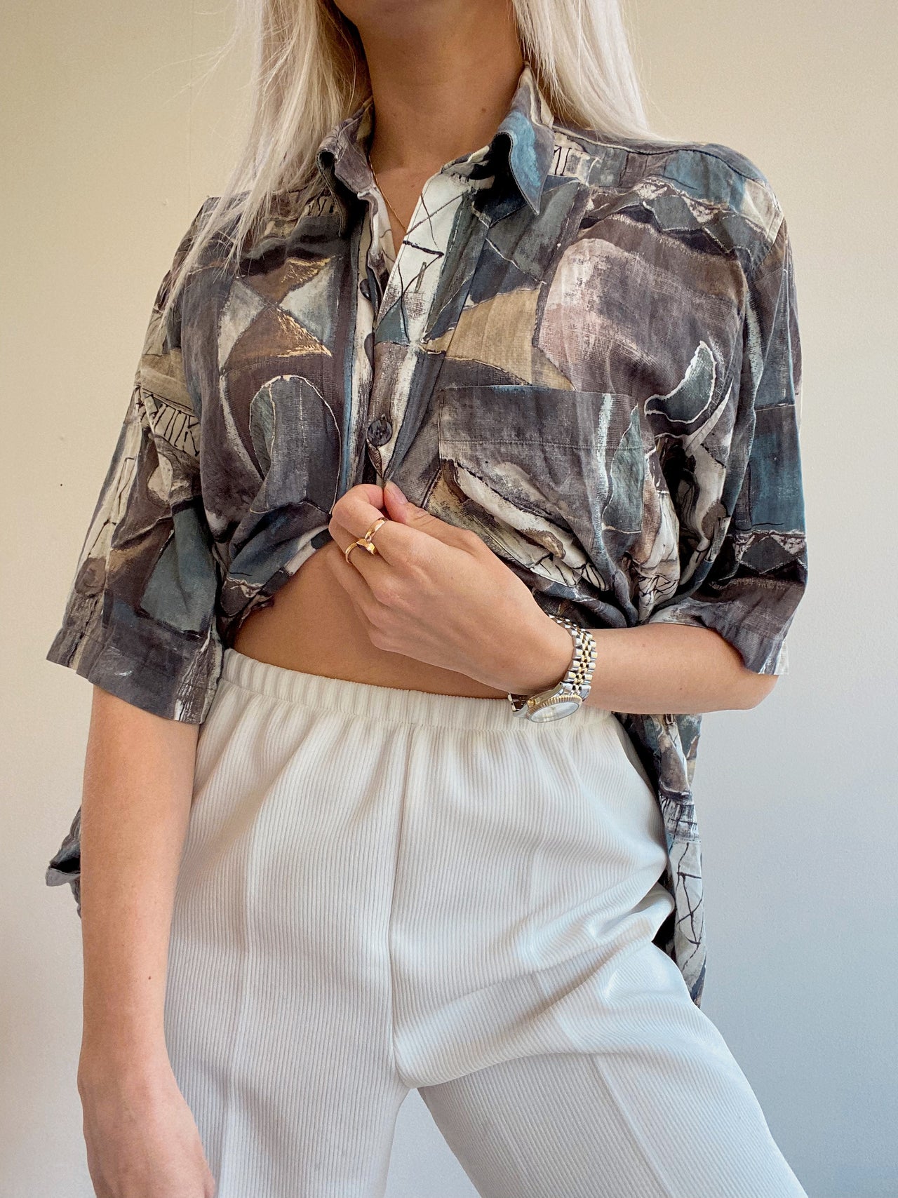 Vintage 80/90er-Jahre-Shirt mit grau/beigen Mustern