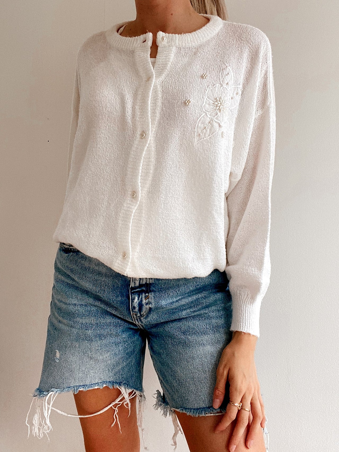 White jacket with small pearls M