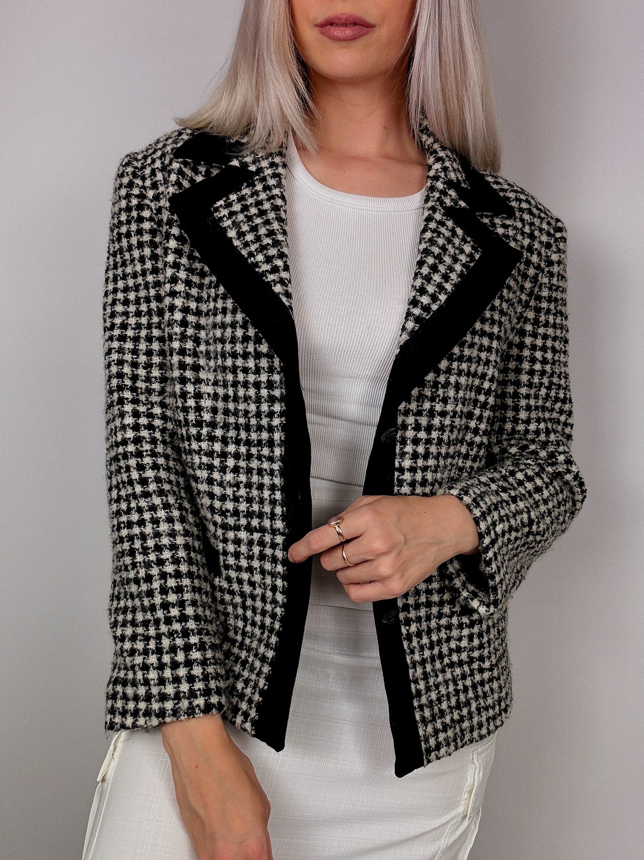 grey houndstooth fitted blazer