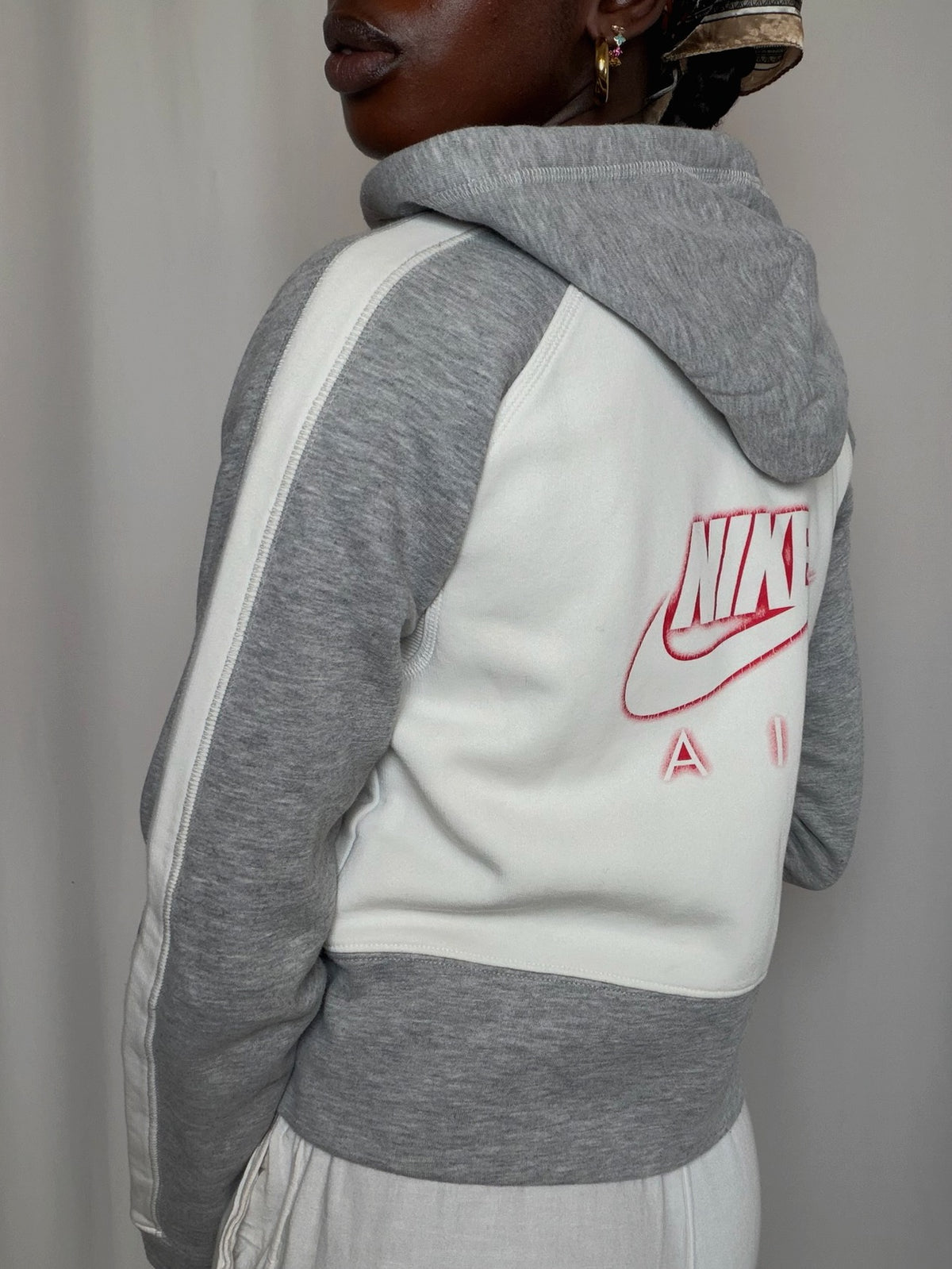 Sweat gris et blanc Nike XS vintage