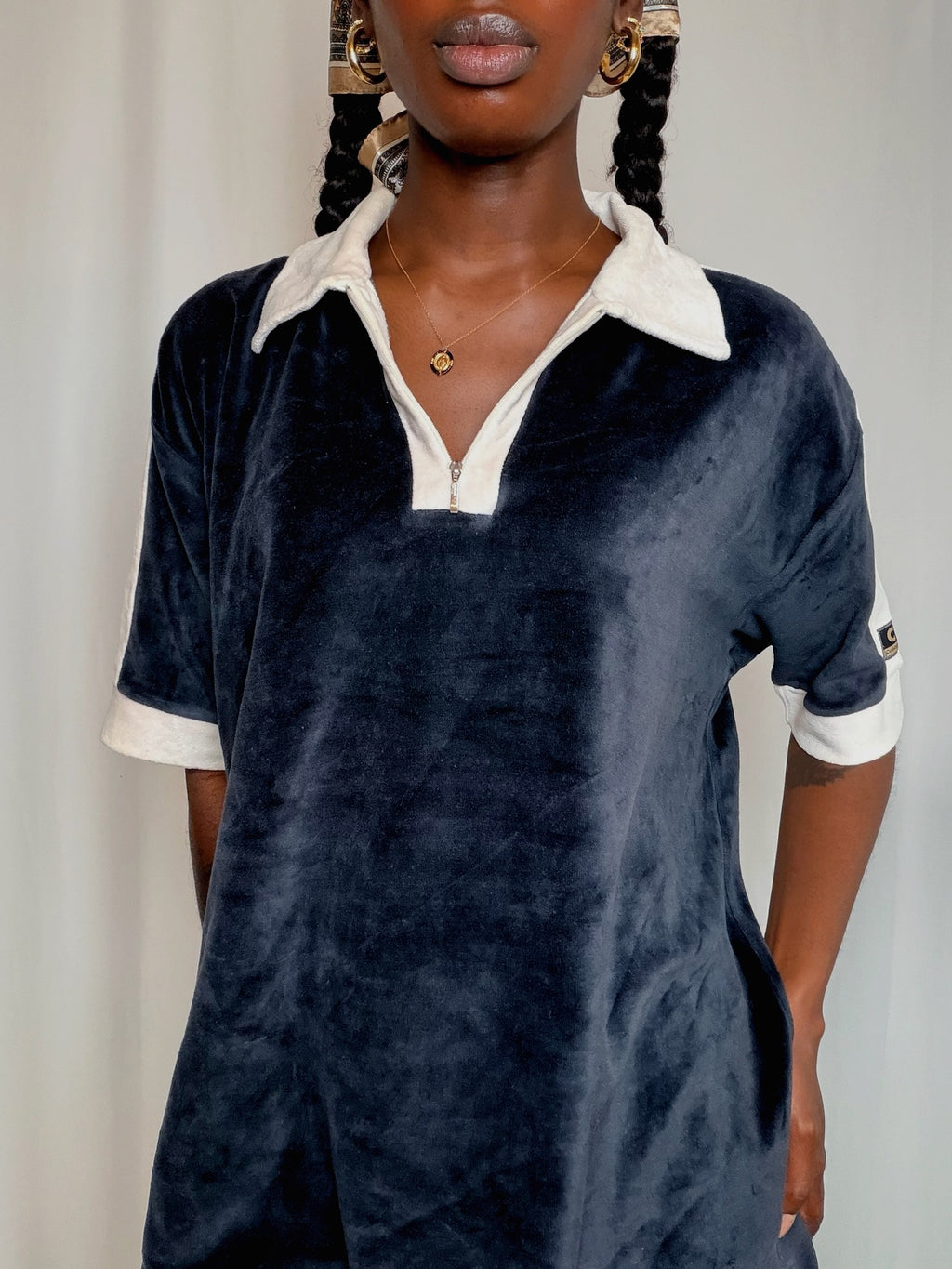 Polo en velours noir et blanc Chevignon L vintage