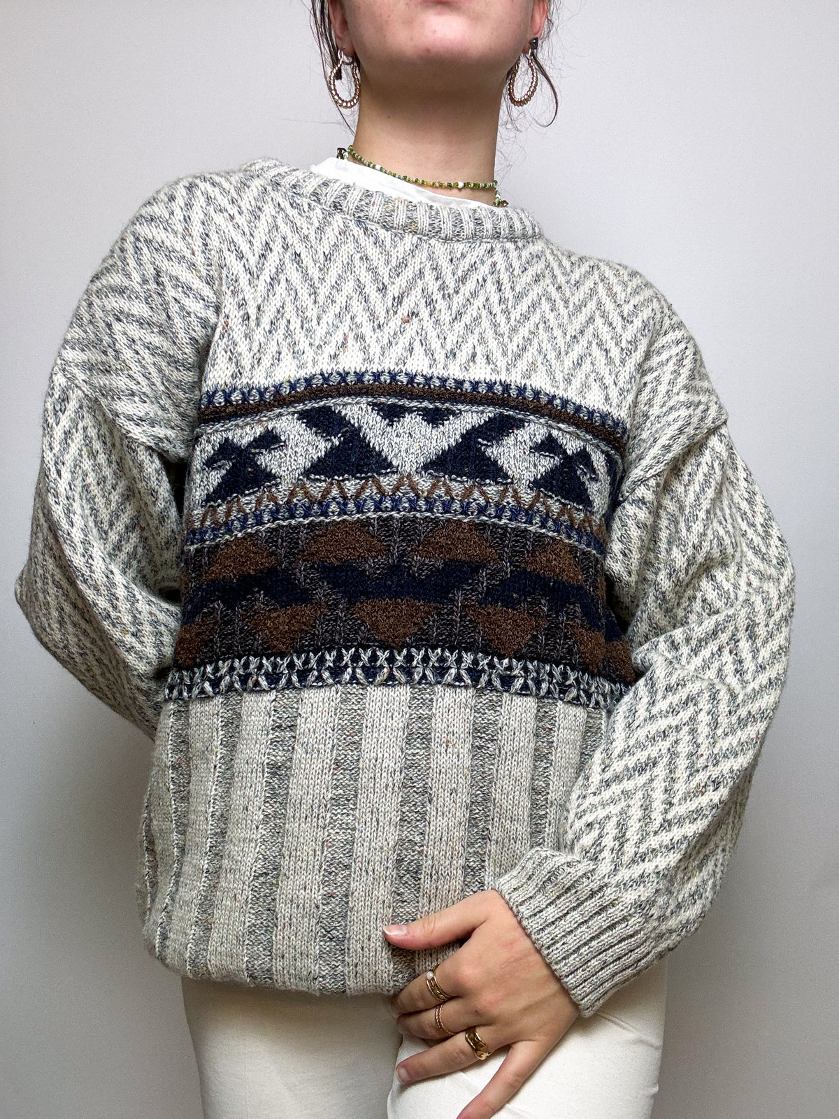 Gray and white knit sweater with vintage patterns M/L