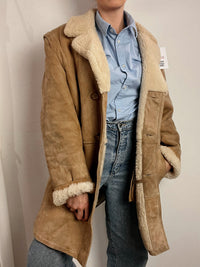 Beigefarbener Vintage-Lammfellmantel M/L 