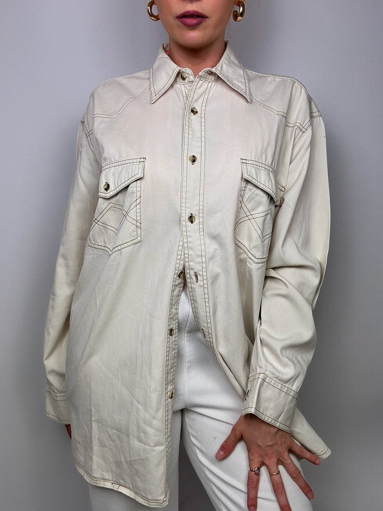 Sur chemise vintage blanche cassée