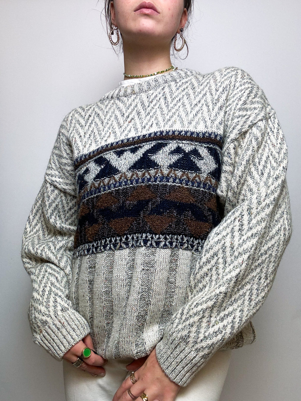 Gray and white knit sweater with vintage patterns M/L