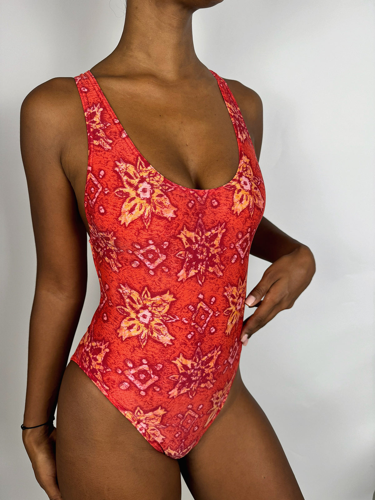Maillot de bain une pièce rouge à fleure
