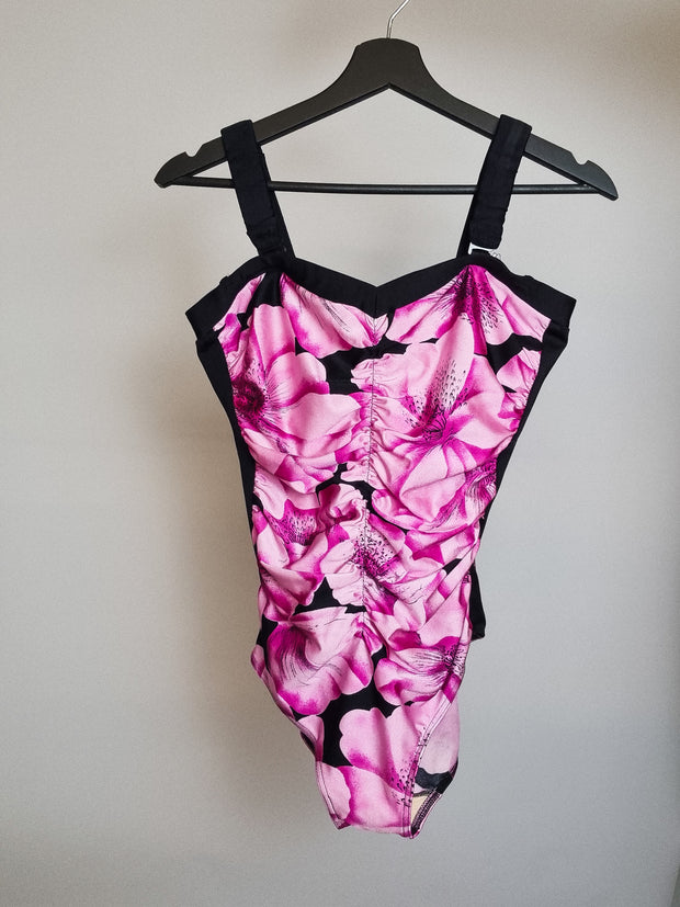 Vintage one piece swimsuit pink M