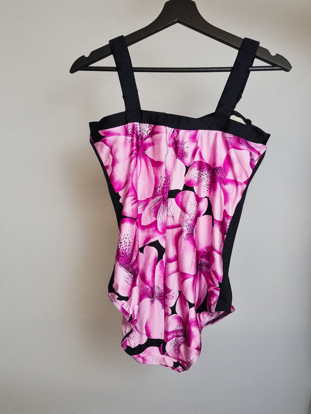 Vintage one piece swimsuit pink M